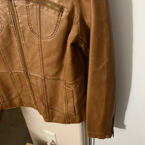 EUC tan faux leather coat from dress barn, size M - Picture 2 of 6